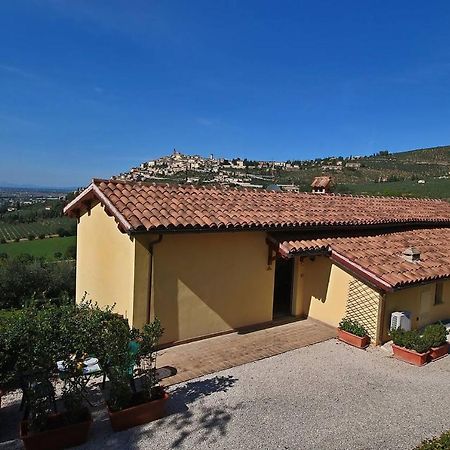 Agriturismo Fiordaliso Треві Екстер'єр фото